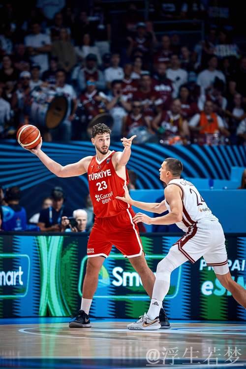 申京遇波杰姆斯基，试探步三分得手