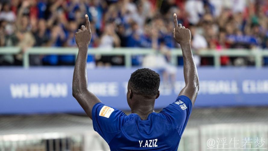 阿齐兹闪耀全场 青岛西海岸力克梅州客家 阿齐兹闪耀全场 青岛西海岸力克梅州客家